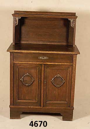 Kleine Anrichte, deutsch, um 1905/10, große NÄhe zu Darmstadt, Jugendstil, Korpus Weich- holz/Hartholz, Front und RÜckenteil auf Rahmen ...