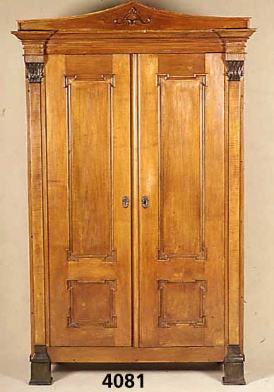 WÄscheschrank, mitteldeutsch um 1860, Korpus Weich- u. Hartholz, Front auf Rahmen gearbeitet, Inletleisten doppelt getreppt, Lisenen in ...