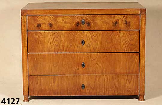 Kommode, Österreich, um 1830/40, Esche furniert, 4-schÜbig, Reparaturstellen und FurnierschÄden, ohne SchlÜssel, ca. 95x122x66 cm