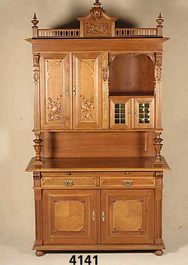 Aufsatzbuffet, Elsaß-Lothringen um 1890, Korpus Weichholz u. Hartholz, Front auf Rahmen gearbeitet, Schnitzerei aus dem Vollholz bzw. aufgesetzt, ...