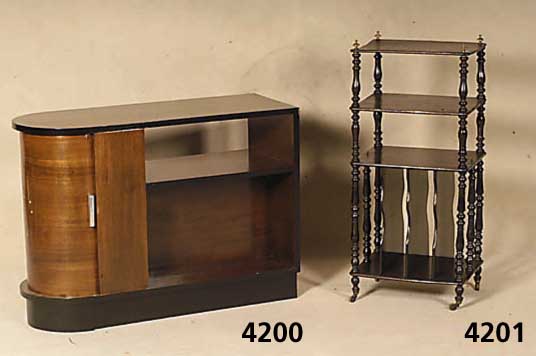BarmÖbel, ArtDeco, Frankreich, um 1920, kaukasischer Nußbaum, Nußwurzelfurnier, Kanten und Sockel schwarz abgesetzt, drehbares Bar- teil mit ...