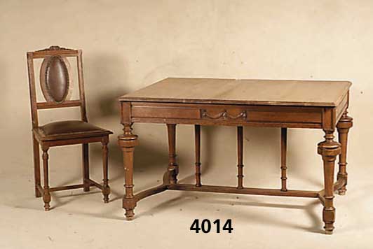 Tisch mit 6 StÜhlen, Frankreich, um 1890, Stilrichtung Louis Seize, Eiche massiv, typisch sparsame Schnitzereien aus dem Voll- holz, Rillendekor, ...