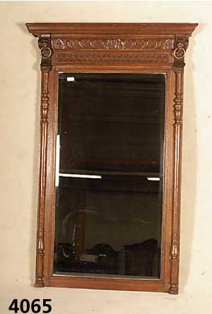 Spiegel, Belgien, um 1880, Eiche massiv, halbrunde SÄulen, profilierte Schnitzereien aus dem Vollholz, 2 LÖwenkÖpfe, vollplastisch geschnitzt, ...