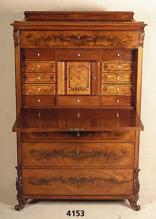 SekretÄr, mitteldeutsch, um 1860/70, Nuß/ Mahagonifurnier, z.T. gespiegelt, 4-schÜbig, Inneneinrichtug mehrschÜbig mit Bandintarsien aus ...
