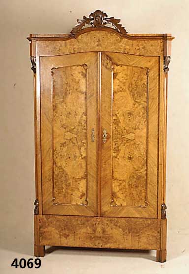 WÄsche- bzw. Vitrinenschrank, deutsch, um 1860 /70, Louis Philippe, Korpus Weichholz, FÜllungen mit gespiegeltem Wurzelnußfurnier, Kopf ...