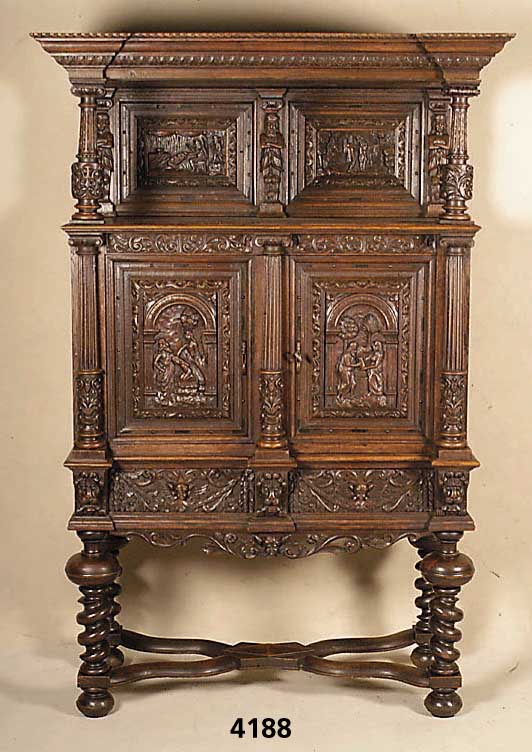 Friesischer Stollenschrank, Niederlande, um 1870, Stil v. Mitte d. 17. Jhdts., Eiche massiv, Eiche furnier, reiches Schnitzdekor m. ...