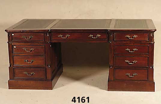 Partnerschreibtisch, Englischer Stil, um 1860/ 70, Mahagoni, z. T. massiv, schÖnes schweres MÖbel, praktisch, M. ca. 79x178x103 cm