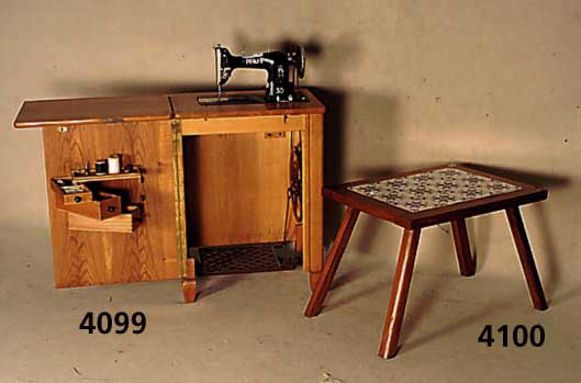 NÄhmaschine, deutsch, 30er Jahre, Hersteller Fa. Pfaff, Kaiserslautern, GehÄuse RÜster, RÜsterfurnier, intakt, Lack korrodiert, ca. ...