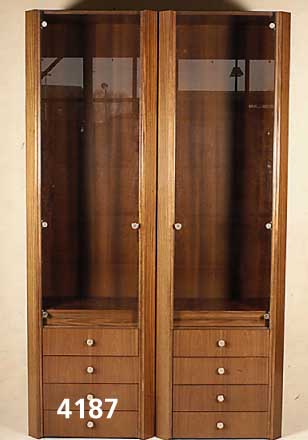 Vielzweckschrank, deutsch, dÄnisches Design, Furnier auf Mahagoni gebeizt, SchwenktÜren verglast, 4-schÜbig, vielfach verwendbar, auch als ...