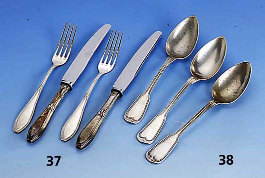 Besteck fÜr 6 Personen, deutsch um 1900, Meistermarke R. KÖberlin, DÖbeln, 800er Sil- ber, best. aus: 6 Messer (Griffe gefÜllt, Klingen ...
