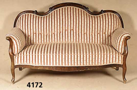 3-sitzer Sofa, deutsch, um 1850/60, Korpus Buche und Nußbaum massiv, 2. Barock, in sich geschweift geschweift, sparsame Rocaillenver- zierung, ...