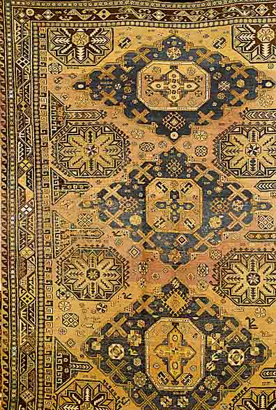 Sumak Kaukasus, Rußland, um 1900, Wolle auf Wolle, ca. 303 x 219 cm, SchÄtzwert: 1800.- EURO, EHZ: 3