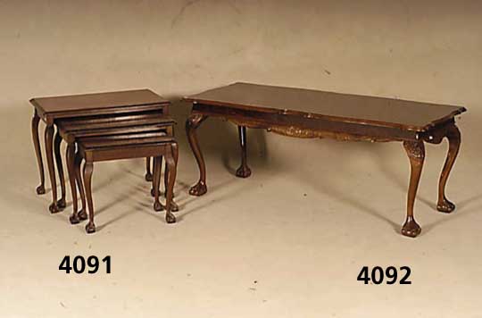 3 Beistelltischchen, Chippendalestil, um 1950/ 60, Nußbaumwurzelholz, praktisches MÖbel, vielfach verwendbar, ca. 51x65x40 cm