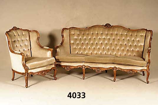 Sofa und 2 Sessel, deutsch, Nußbaum massiv, allseitig geschweift, Akanthusblattverzierung, Rocaillen in sich geschwungen, Front ge- schweift, ...