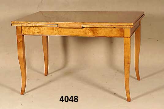 Ausziehtisch, Biedermeierstil, Birke massiv, unter Verwendung alter Teile, wohnfertiges StilmÖbel, ca. 80x125(225)x85 cm
