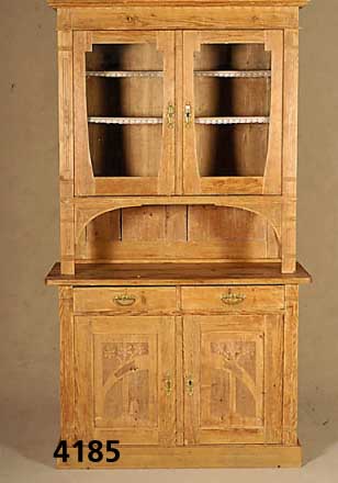 KÜchenschrank, deutsch, um 1900, Weichholz, Jugendstil Schnitzereien im Oberteil, schÖnes gelebtes MÖbel, ca. 191x108x48 cm