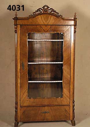 Glas- bzw. BÜcherschrank, mitteldeutsch, um 1870, Korpus Weichholz, Mahagonifurnier, auf Rahmen gearbeitet, Ecken abgeschrÄgt, aufge- setzte ...