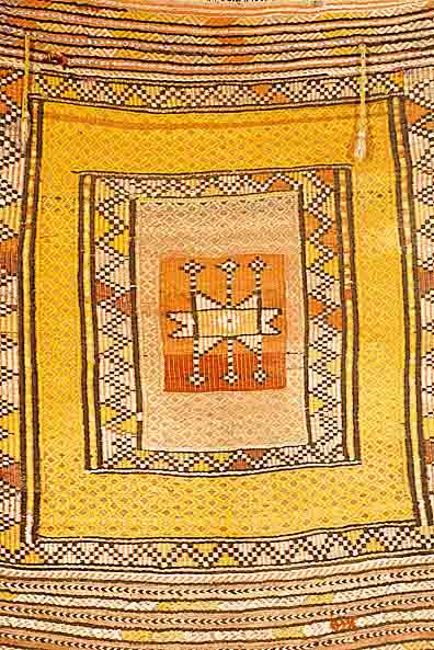 Ofendecke, Persien, um 1930, Wolle auf Wolle, ca. 116 x 98 cm, SchÄtzwert: 950.- EURO, EHZ: 3