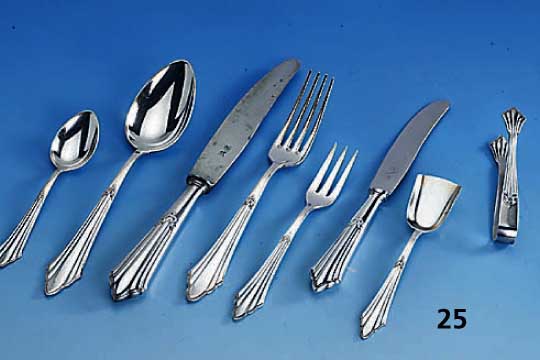 67-teiliges Besteck, WMF nach 1923, FÄchermuster, 90er Silberauflage, best. aus: 11 Messer, 12 Gabeln, 12 LÖffel, 6 Dessert- messer, 6 ...