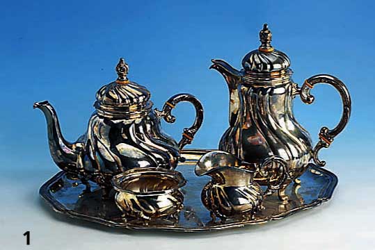 Kaffee- und Teeservice auf Tablett, 800er silber, deutsch um 1900, Meistermarke unged., best. aus: Kaffeekanne und Teekanne, (Deckel m. seitl. ...