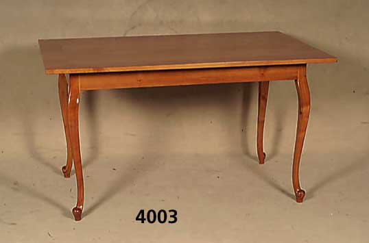 Tisch, deutsch, Gestell um 1900/20, Platte erneuert, Kirschbaum massiv, Platte Korpus Weichholz, Kirschbaumfurnier gespiegelt, sehr harmonischer ...