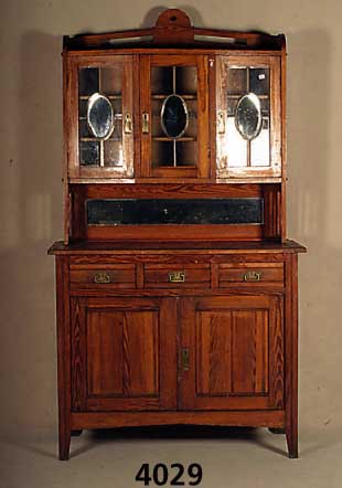 Aufsatzbuffet, deutsch, um 1920, Weichholz, Pitchpine, mit geschliffenem Glas und Spiegel- einsÄtzen, MÖbel sollte restauriert werden, ca. ...