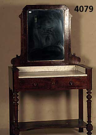 Frisierkommode mit Spiegel, deutsch, um 1890, Eiche massiv, dunkel gebeizt, Weichholz, 2 SchÜbe, gedrechselte SÄulen, weißer Marmor, Marmor mit ...