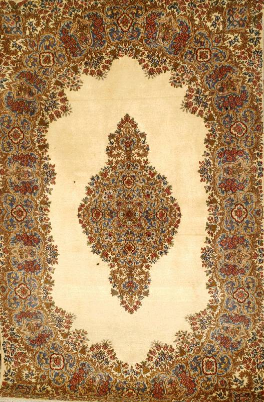 Lawar fein, Persien, 20 Jahre, Korkwolle, ca. 237 x 152 cm, Schätzwert: 1550.- EURO, ca. 500.000 Kn/qm. EHZ 2