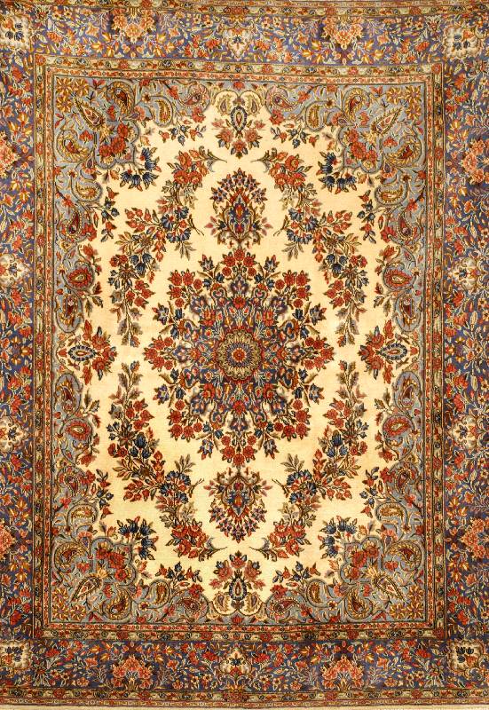 Lawar fein, Persien, 10 Jahre, feine Korkwo lle, ca. 261 x 204 cm, SchÄtzwert: 2100.- EUR . SchÖner dekorativer KnÜpfteppich in einen au ...