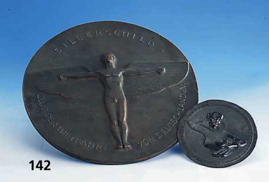 Konvolut 4 Medaillen und Schilder, PrÄge- anstalt B.H. Meyer, um 1910/30, Bronze, darunter: Silberschild, Club der Luftfahrt, Deutschland, dazu: ...