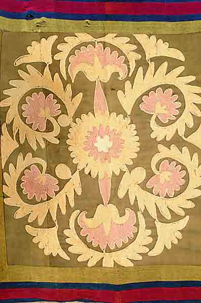 Kissenfront, Samarkand, ca. 50 Jahre, Seidenstickerei, ca. 56 x 55 cm, SchÄtzwert: 500.- EURO, EHZ: 2