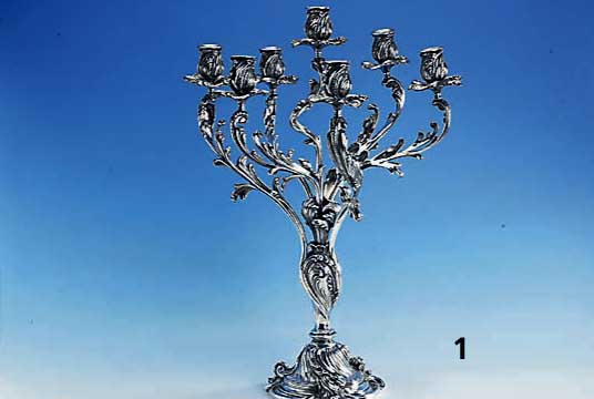 Schwerer Prunkkerzenleuchter 925er Silber, total ca. 6895 g, 7 Brennstellen, Rokokostil, mit reicher Akanthusblattverzierung, Mittel- teil ...