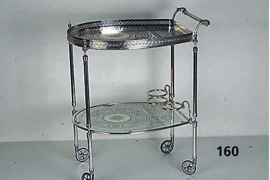 Prunkvoller Servierwagen, Metall z.T. versilbert, 70er Jahre, bez. Collection d'Art, reich graviert mit antikisie- renden Darstellungen, ...