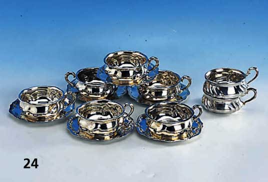 6 Tassen auf Untertellern, deutsch, 835er Silber, Barockstil, gebauchte Form, Tellerdruchm. ca. 14 cm, dazu 2 Tassen (o. Unterteller) m. Ähnl. ...