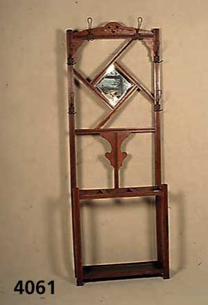 Gaderobe, deutsch, um 1910, Jugendstil, Eiche massiv, mit facettiertem Spiegel, Schirmblech, original AufhÄngehaken, guter stabiler Zustand, ca. ...
