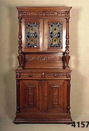 Vielzweckschrank, Belgien, um 1890, Eiche massiv, auf Rahmen gearbeitet, Front mit klassizistischen SÄulen, z.T. freistehend, Inlets mit floraler ...