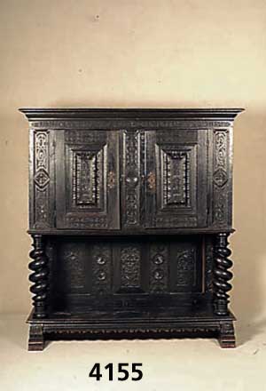 Aufsatzstollenschrank, wohl Niederlande, um 1870, Front z.T. auf Rahmen gearbeitet, unter Verwendung alten Holzes, Oberteil mit verschiedener ...