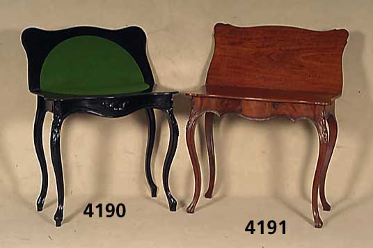 Spieltisch, deutsch, um 1835/45, Louis Phil- ippe, Korpus Weichholz, FÜße Mahagnie massiv, doppelt gerieft, Schnitzerei aus dem Vollholz, Zarge ...
