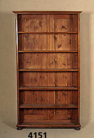BÜcherregal, deutsch, um 1900, nach dem Vorbild von 1840, Korpus Weichholz, Nußbaum und Buche massiv, Ecken abgeflacht, Kopfleiste 3-fach ...