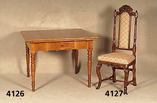 Hochlehnstuhl, deutsch, um 1860, im Barock- stil, Buche, nußbaumfarben gebeizt, neu ge- polstert und bezogen, wohnfertig, ca. 121x45x 44 cm, Sh. ...