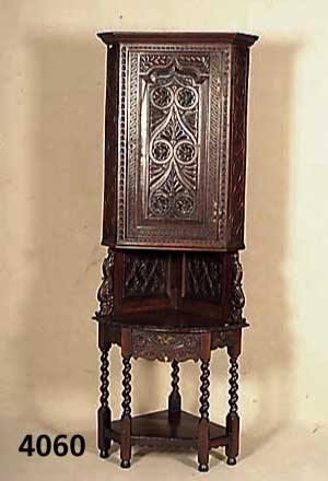Eckschrank, deutsch, um 1900, Eiche massiv, TÜren auf Rahmen gearbeitet, Leisten einfach getreppt, schÖner harmonischer Aufbau, TÜr verglast, ...