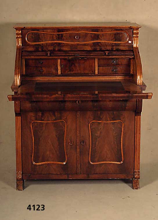 RollsekretÄr, deutsch, um 1870, Korpus Weichholz, Mahagonifurnier gespiegelt, Ober- teil mit Schubladen und Rollo, Arbeitsplatte ausziehbar, ...