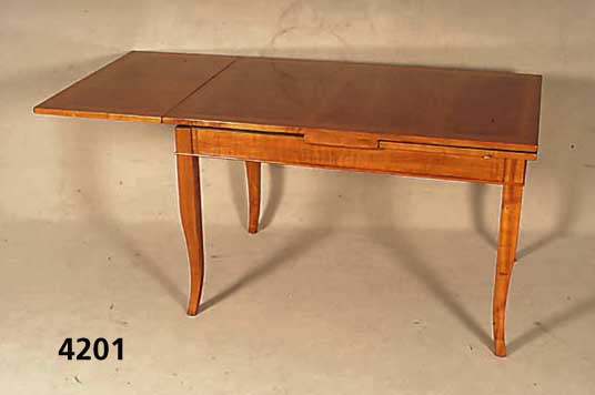 Ausziehtisch, im Biedermeierstil, Kirschbaum massiv, unter Verwendung Älterer Teile, Stil- mÖbel, wohnfertig, ca. 80x124x85 cm, ausge- zogen ca. ...