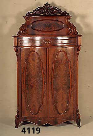 Aufsatzvertiko, deutsch, um 1860/70, Louis Philippe, Korpus Weichholz, Mahagonifurnier gespiegelt, auf Rahmen gearbeitet, original Aufsatz mit ...