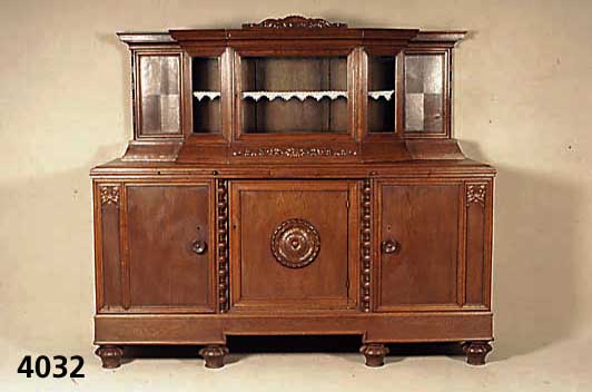 Aufsatzbuffet, deutsch, um 1910, Eiche massiv, Eichefurnier, ca. 192x216x70 cm