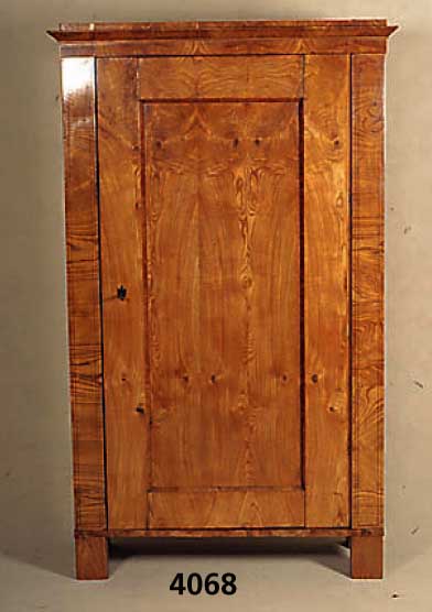 Schrank, deutsch, um 1850, Biedermeier, Esche furniert, zerlegbar, kleine reparierte Furniersch., FÜße nicht orig., Gebrauchsspuren , ca. ...