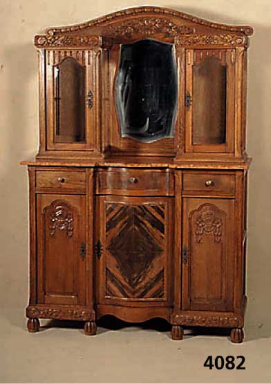 Aufsatzbuffet, Flandern, um 1905, Eiche massiv, Oberteil mit Spiegelaufsatz, Verglas- ung mit Facettschliff, Unterteil mit Marmor- platte, ca. ...