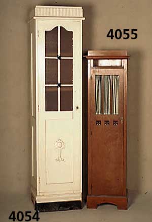 Pfeilerschrank, deutsch, um 1900/02, reiner Jugendstil, abstrakt, Korpus Weichholz/Hart- holz, Eiche- und Ahornfurnier, Kopfteil ge- rieft, 3-fach ...