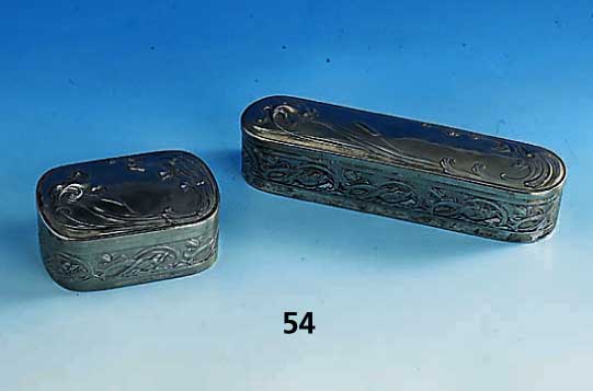 Set: 2 Deckeldosen, WMF um 1900, Legierung I/O, reiner Jugendstil, 4.5 x 11 x 8 cm bzw. 4.5 x 21 x 5 cm, sammelw.