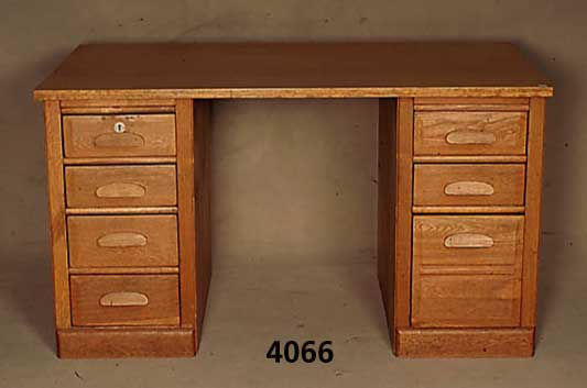 Schreibtisch, deutsch, um 1910, Eiche, teils massiv, teils furniert, Platte abnehmbar, praktisches MÖbel, Oberplatte spÄter neu furniert, ohne ...